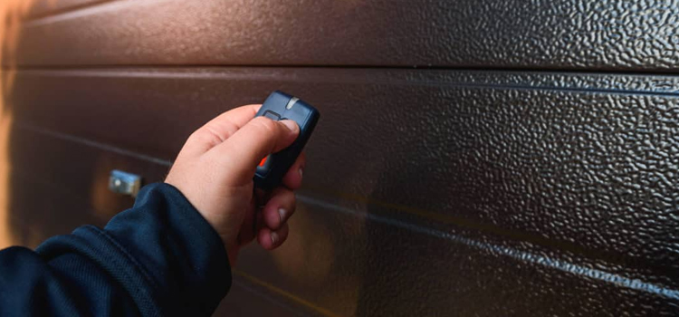 automatic door opener with remote control in Egypt Lake-Leto